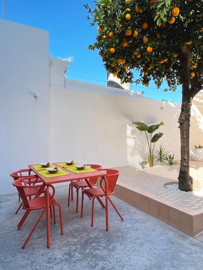 Design & Art, Patio With Orange Tree, Near Seville Carrion de Los Cespedes Екстер'єр фото